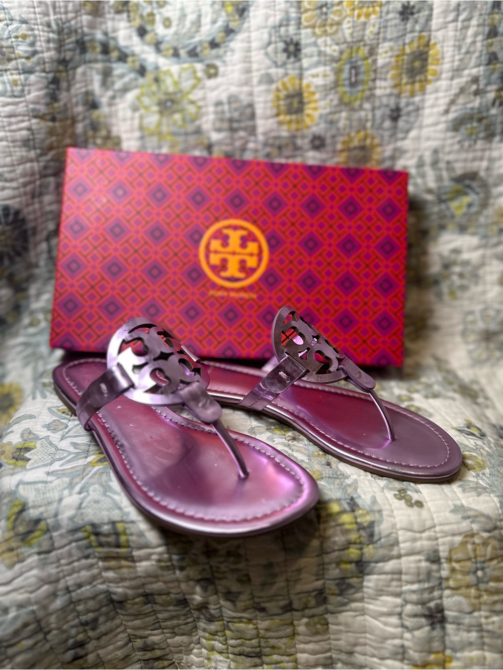Tory Burch Miller sandals Metallic Purple Leather Thong Sandals with Logo Cutout